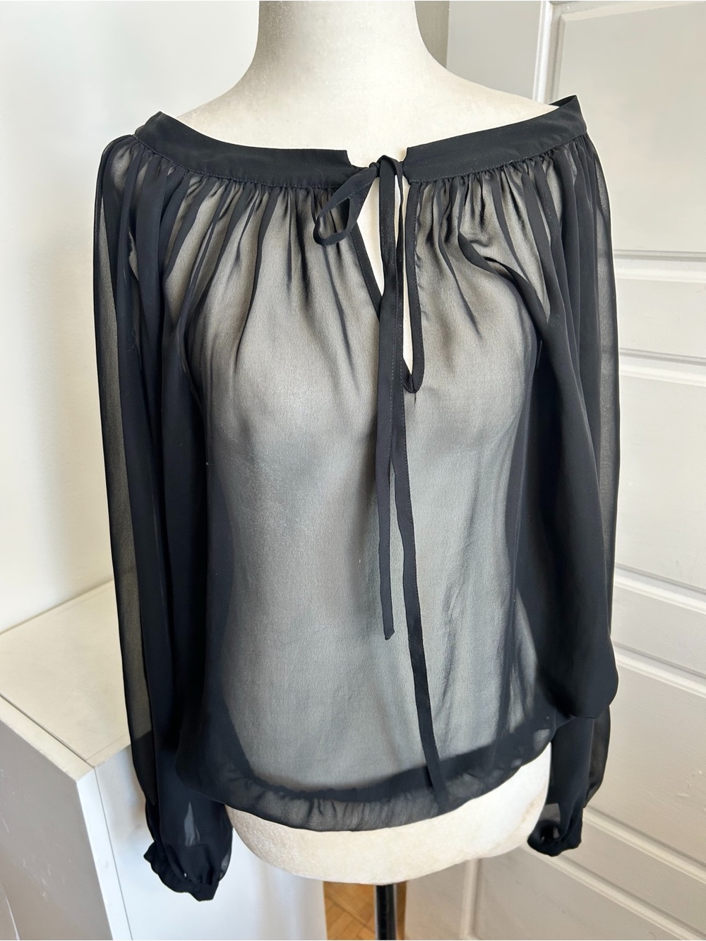 bebe Black Sheer Chiffon Peasant Blouse Tie Back XS